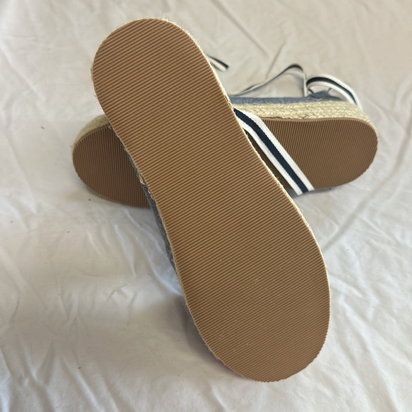 Gymboree - LIKE NEW - Playful Red and Gray Espadrilles with Cherry Detail - Picture 4 of 7